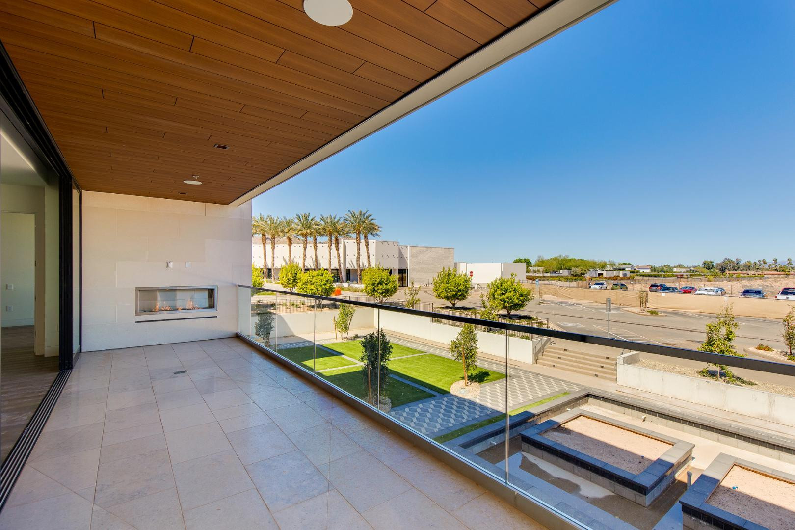 6587 N Palmeraie Boulevard Unit 2011
