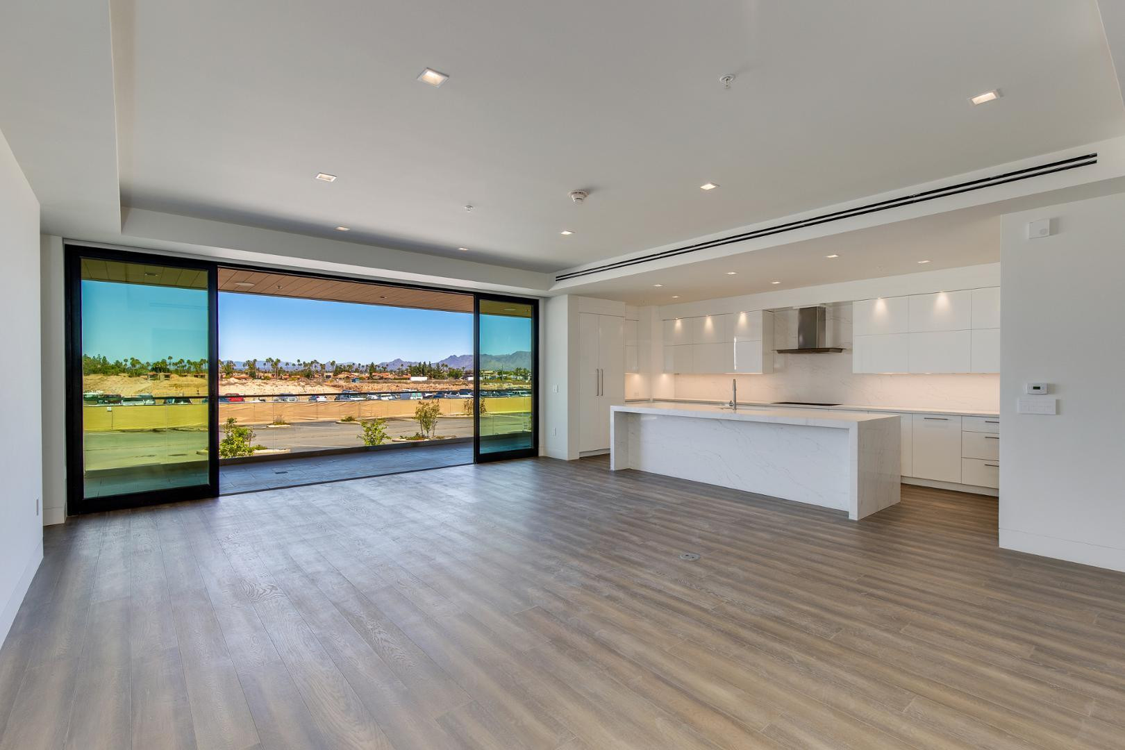6587 N Palmeraie Boulevard Unit 2011