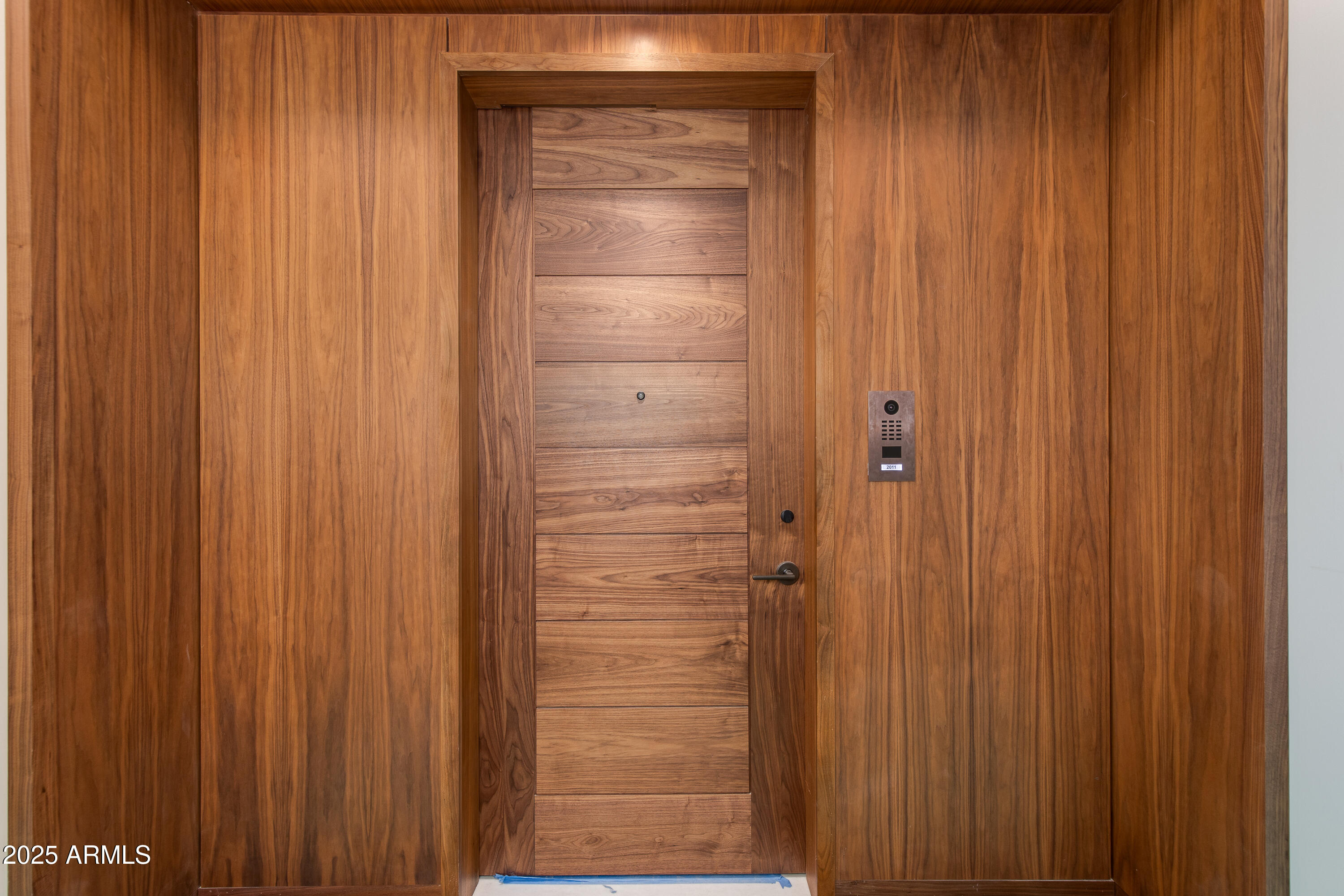 6587 N PALMERAIE Boulevard 2011