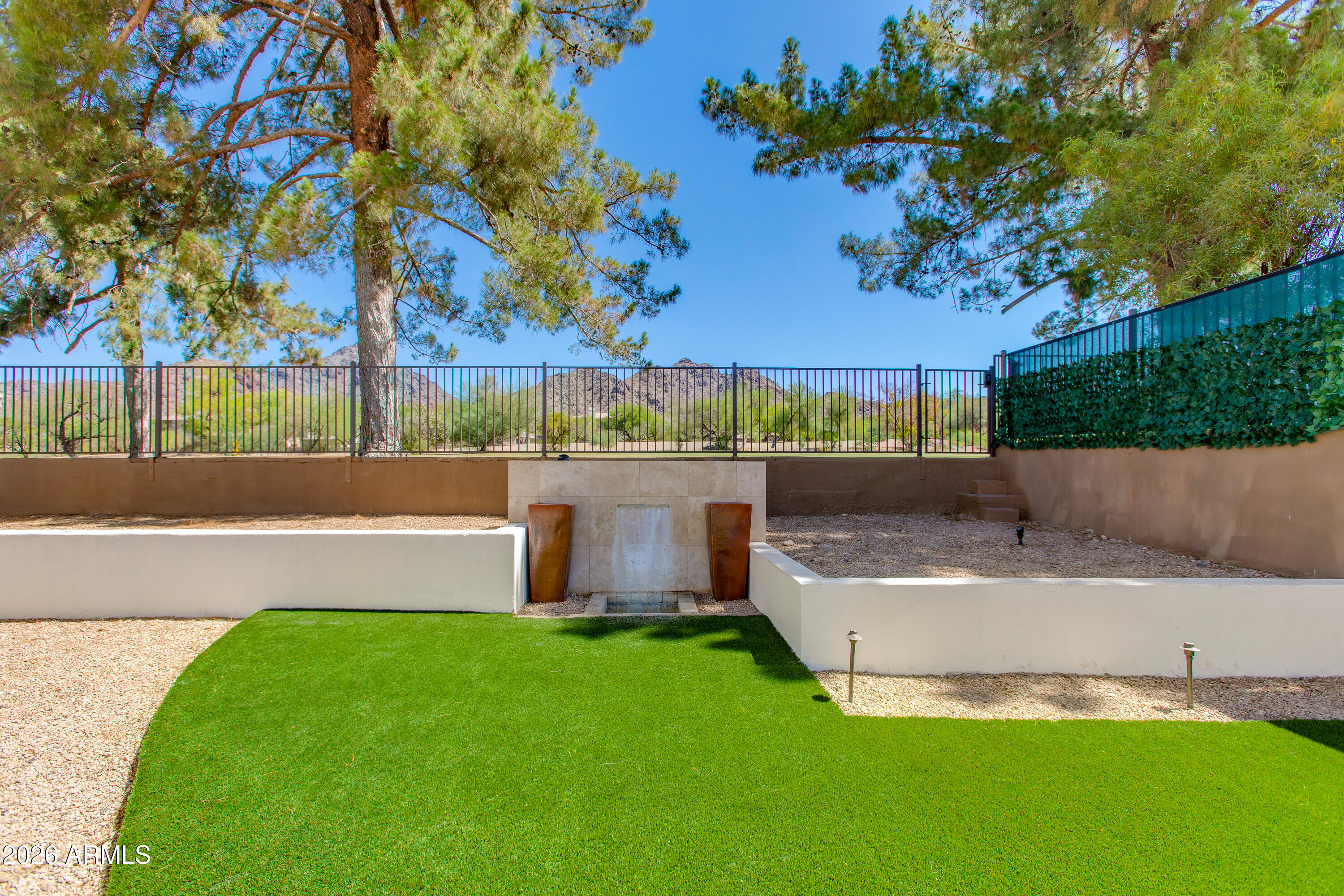3038 E STELLA Lane