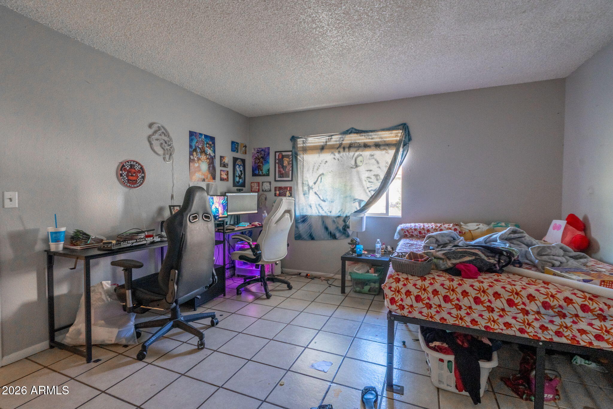 3346 W HARMONT Drive