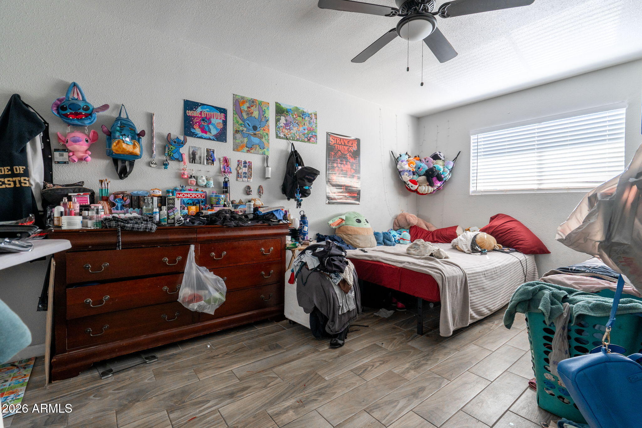3346 W HARMONT Drive