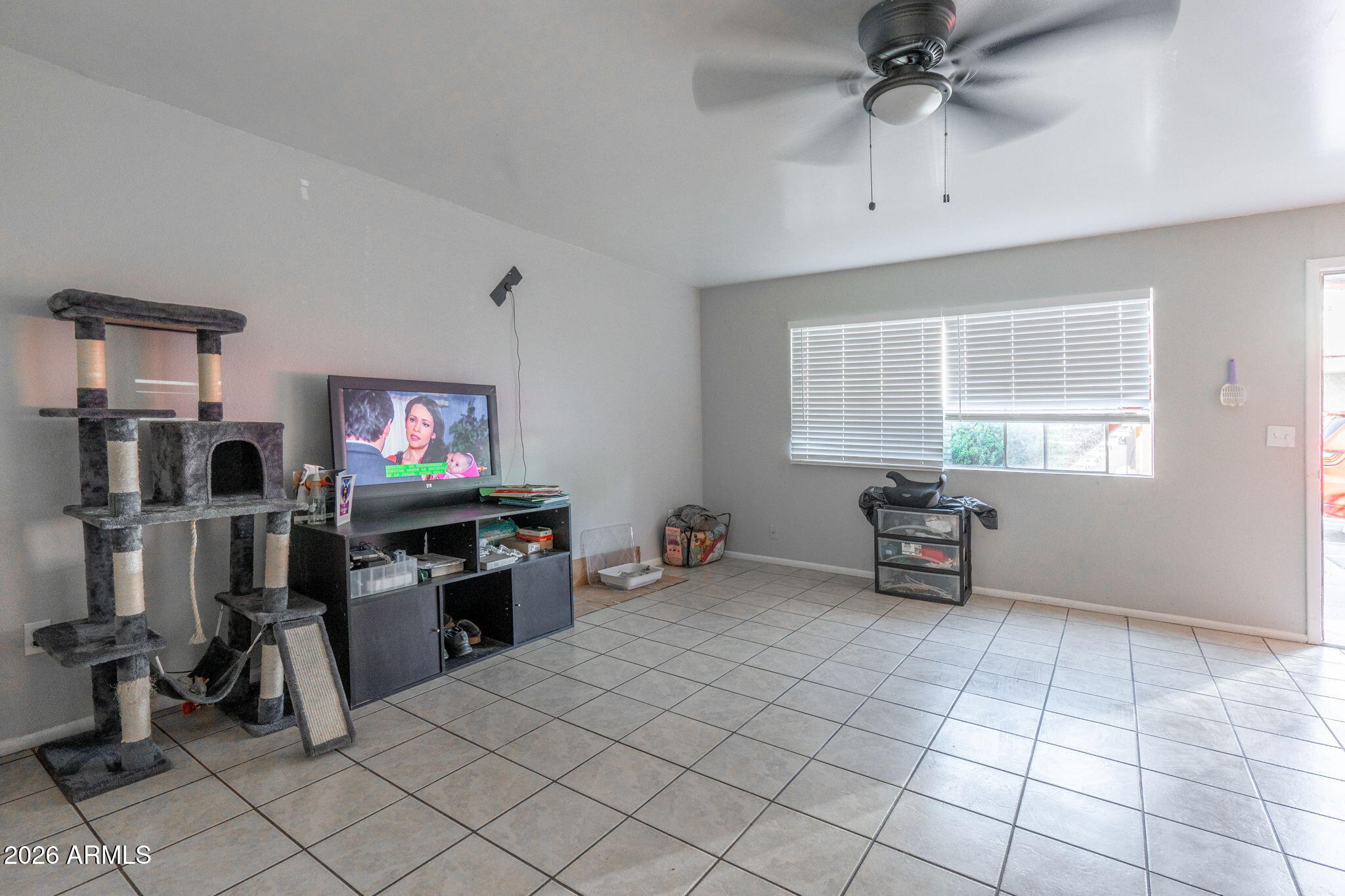 3346 W HARMONT Drive