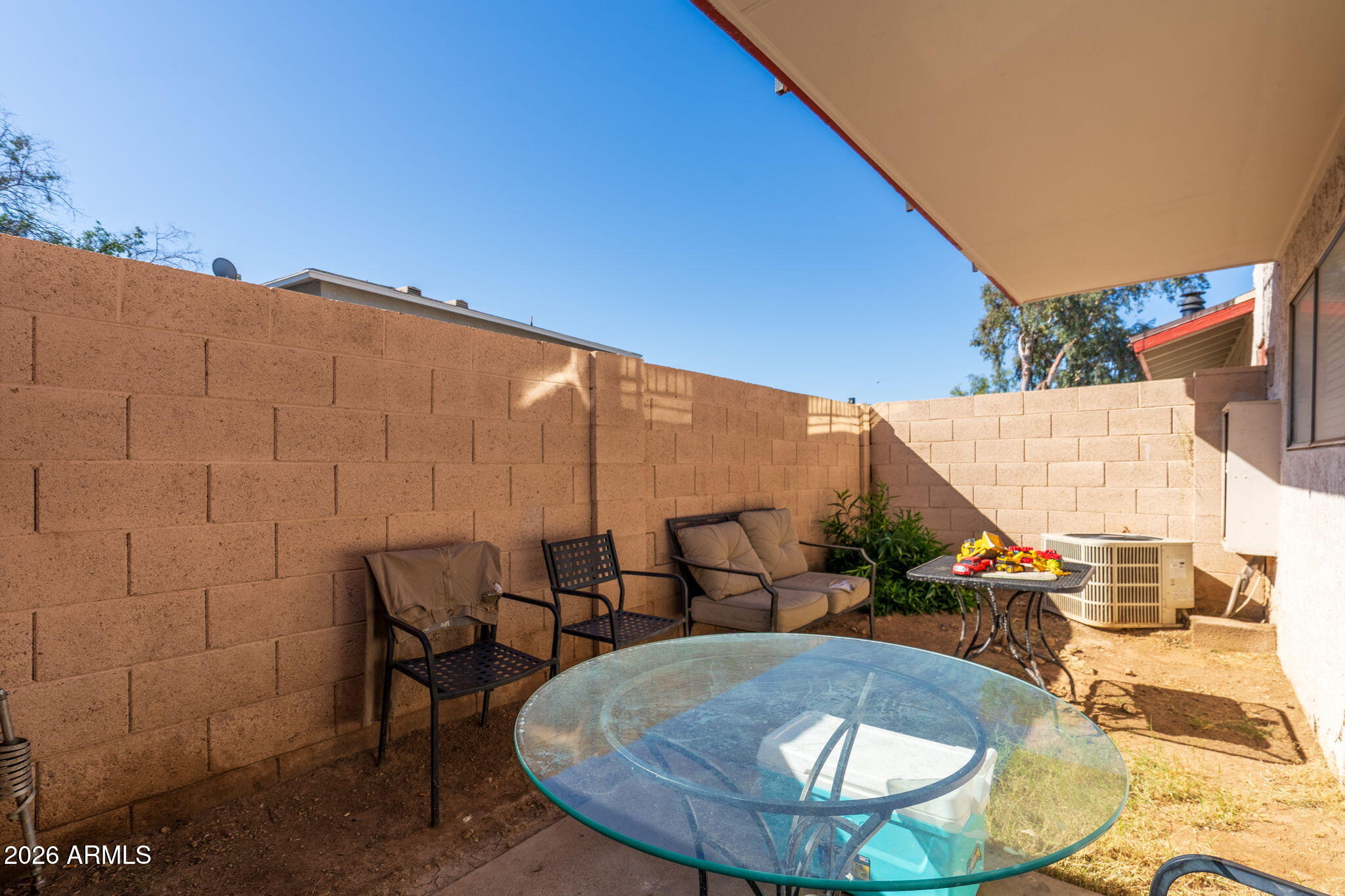 3346 W HARMONT Drive