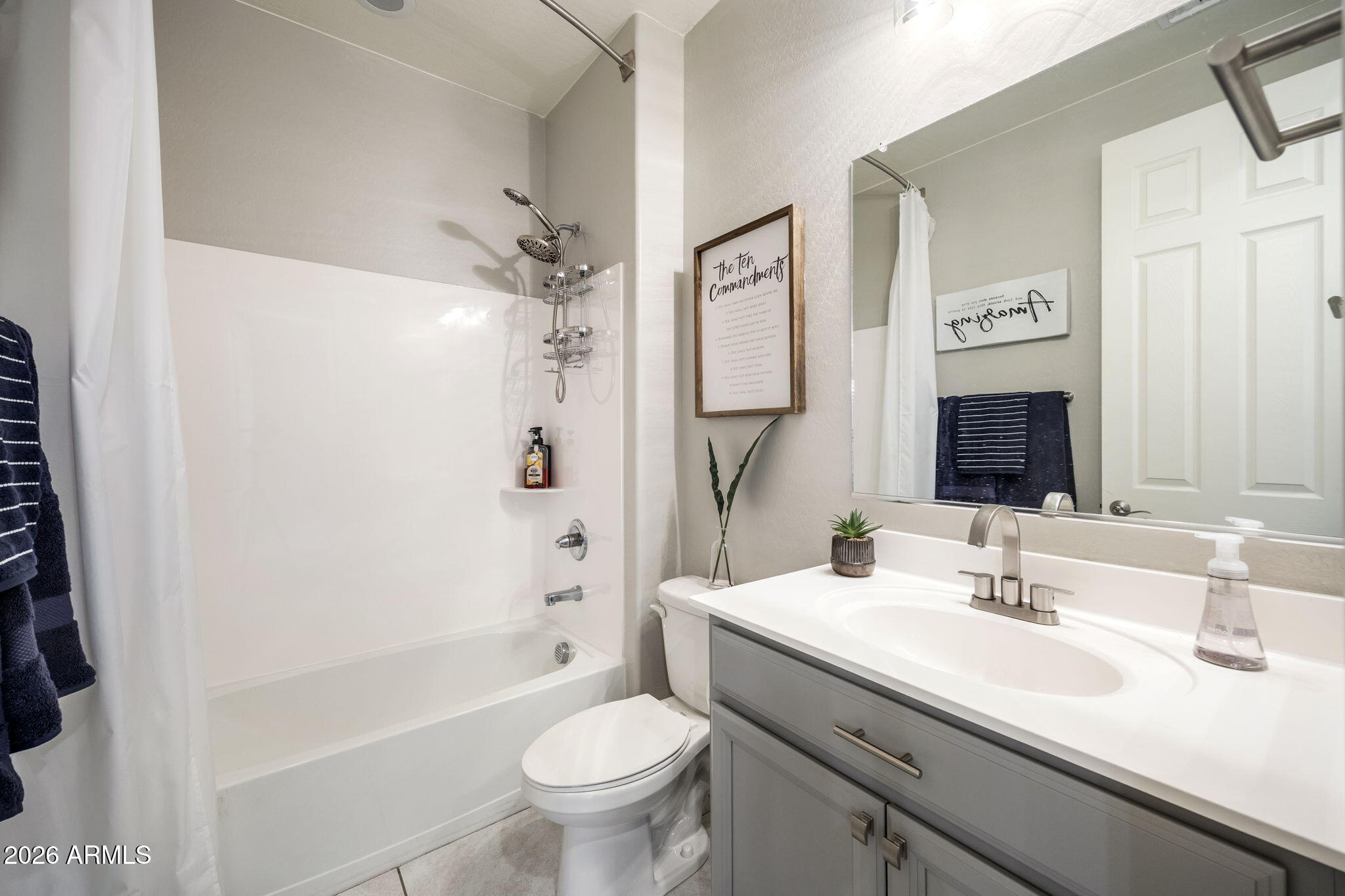12515 W TUCKEY Lane