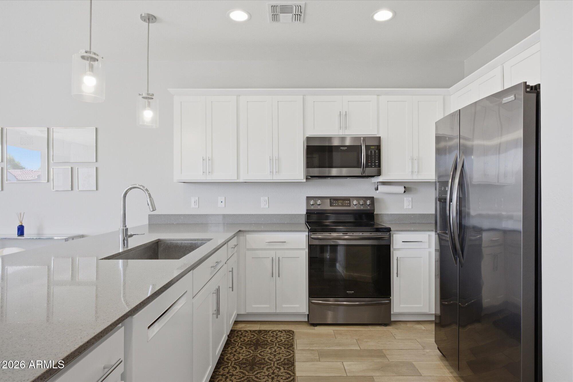 2245 S SABINO Drive 105