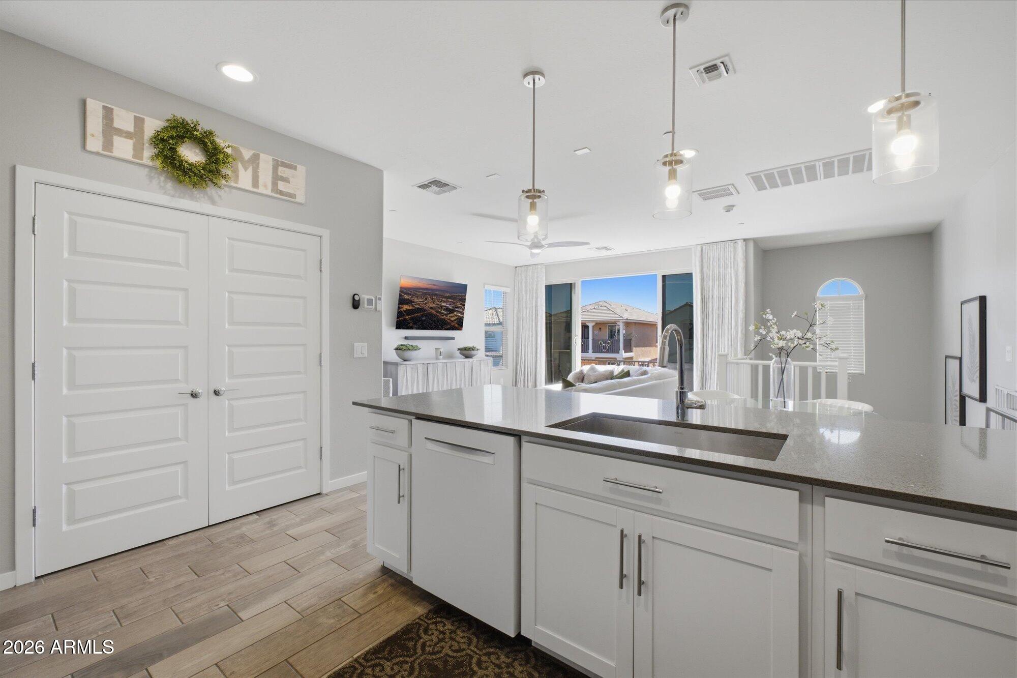 2245 S SABINO Drive 105