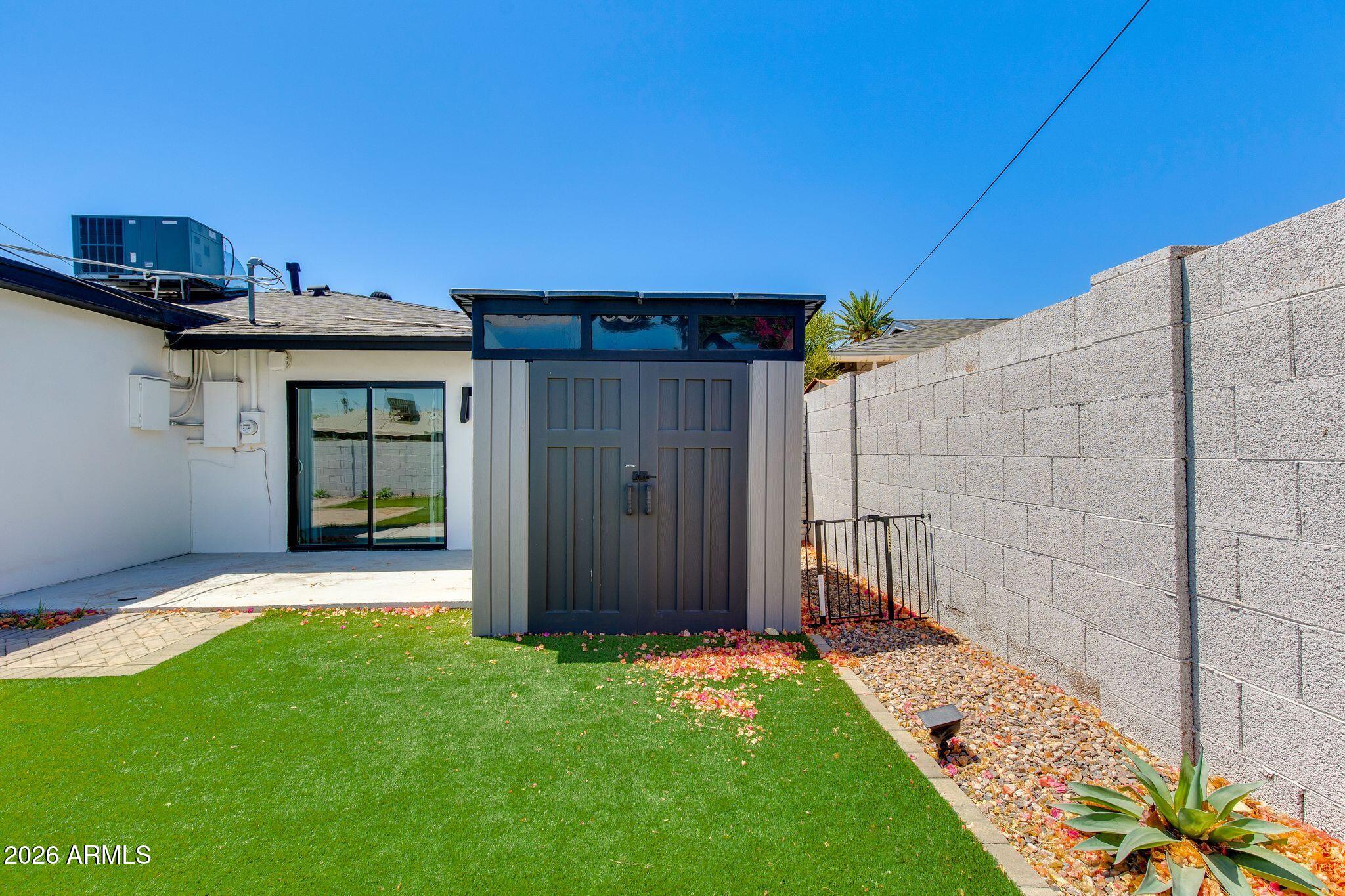 8224 E VIRGINIA Avenue