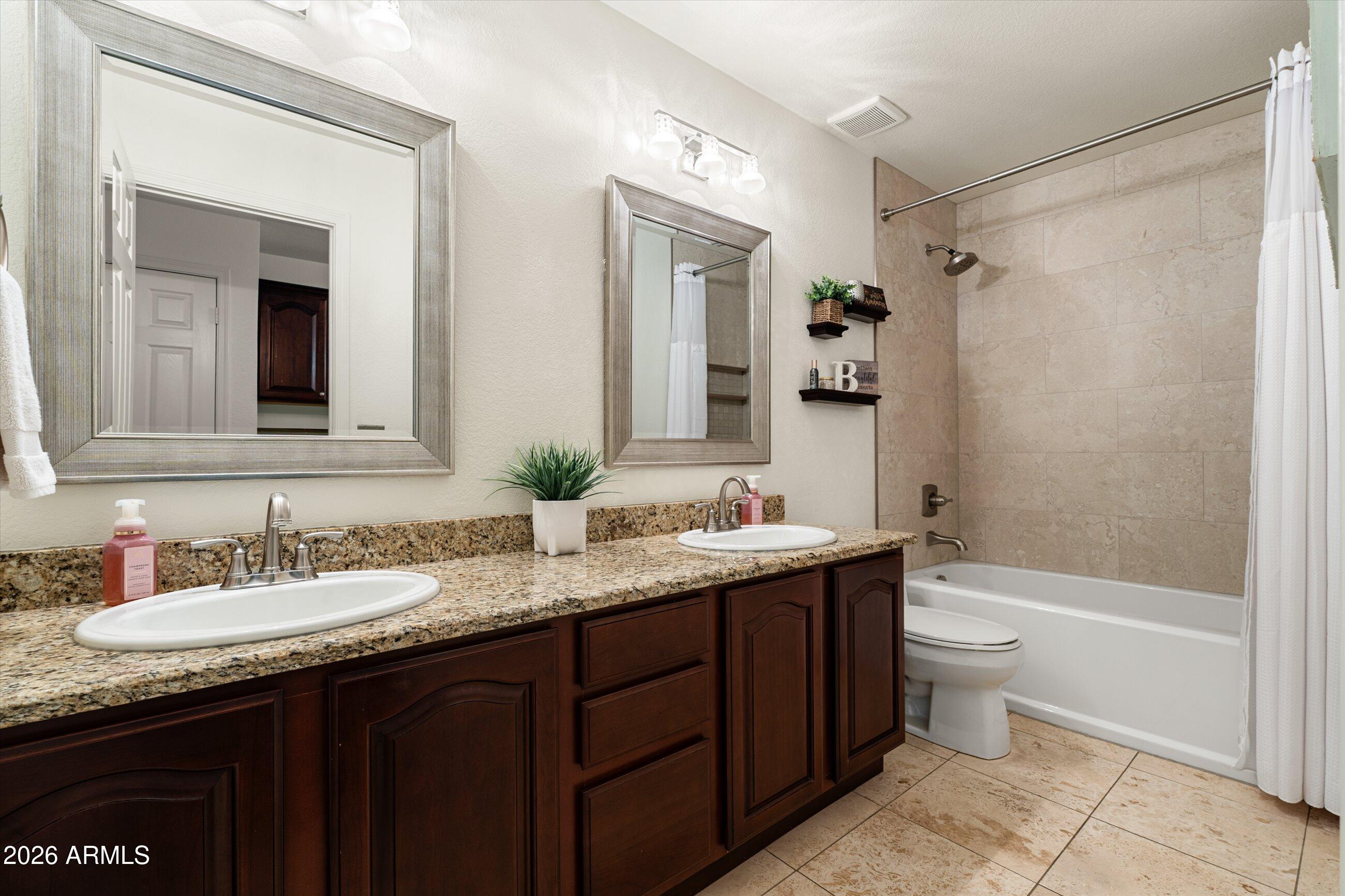 4429 E VISTA VAL VERDE