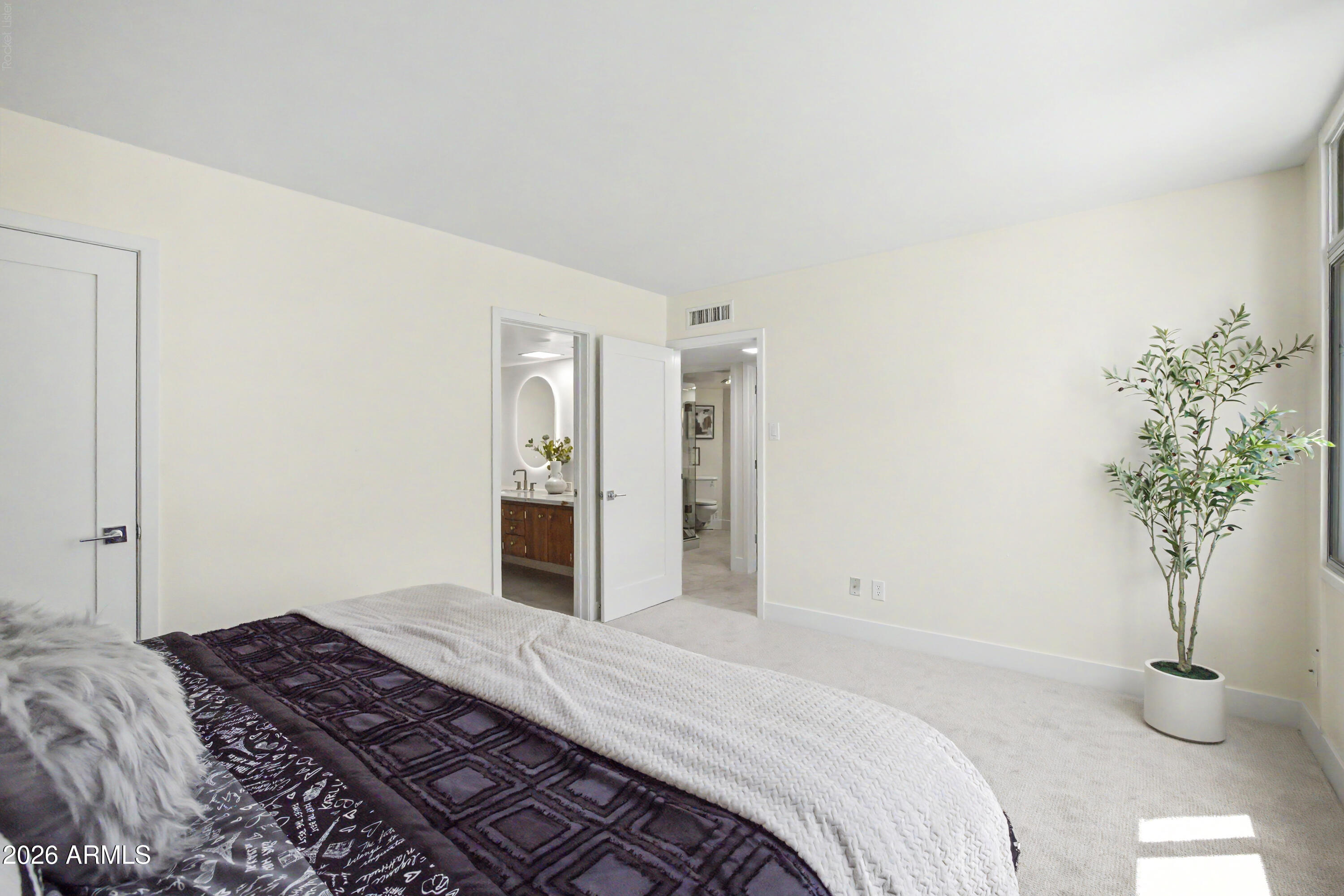 6502 N CENTRAL Avenue C101