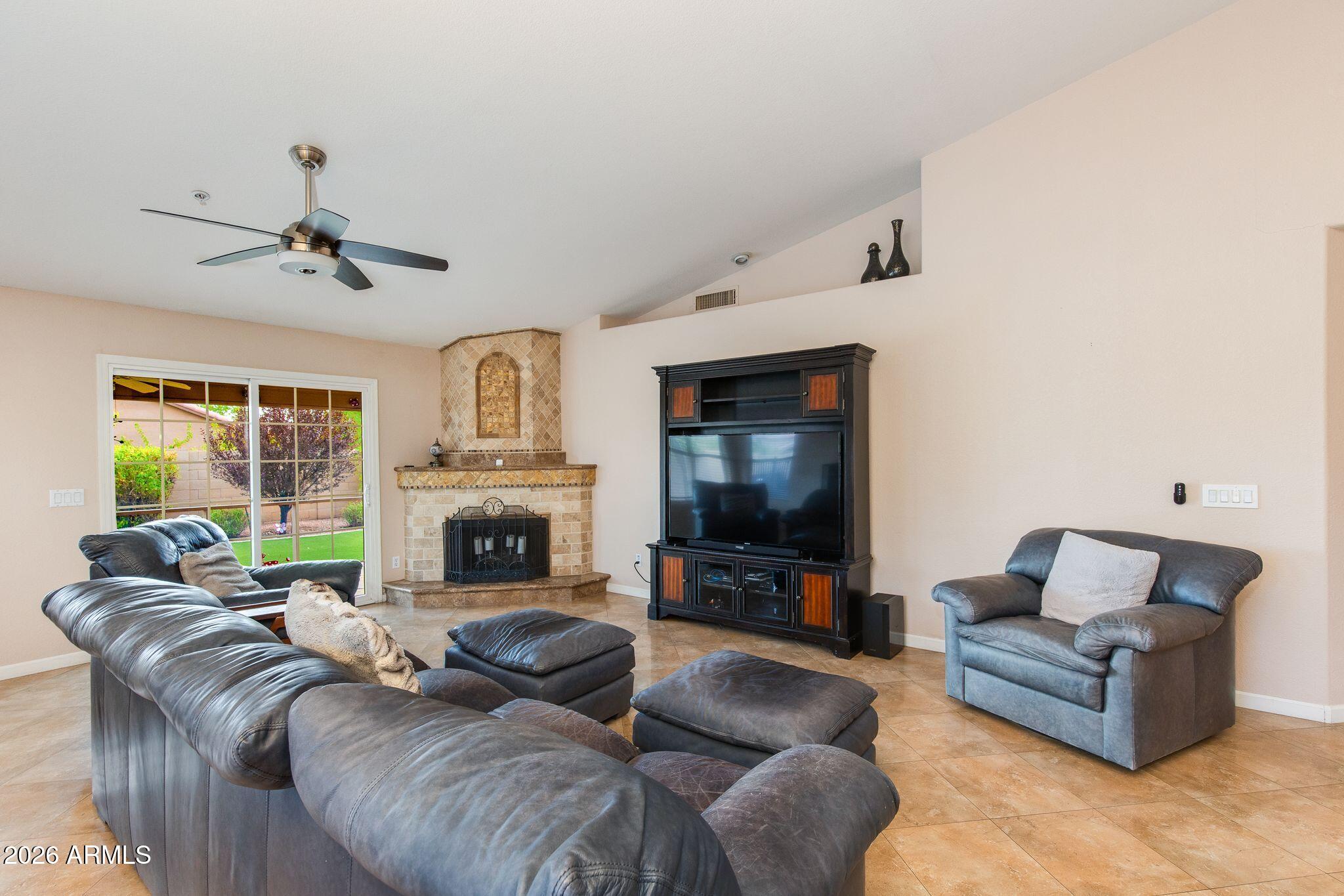 4531 E DANBURY Road