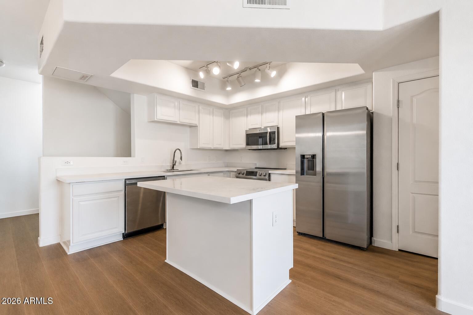 2401 E RIO SALADO Parkway 1040