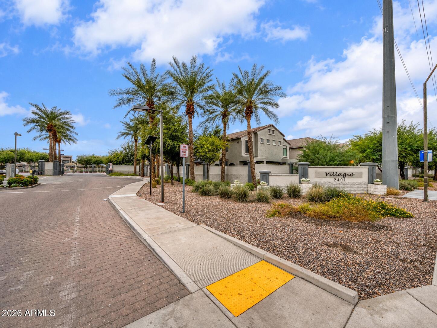 2401 E RIO SALADO Parkway 1040