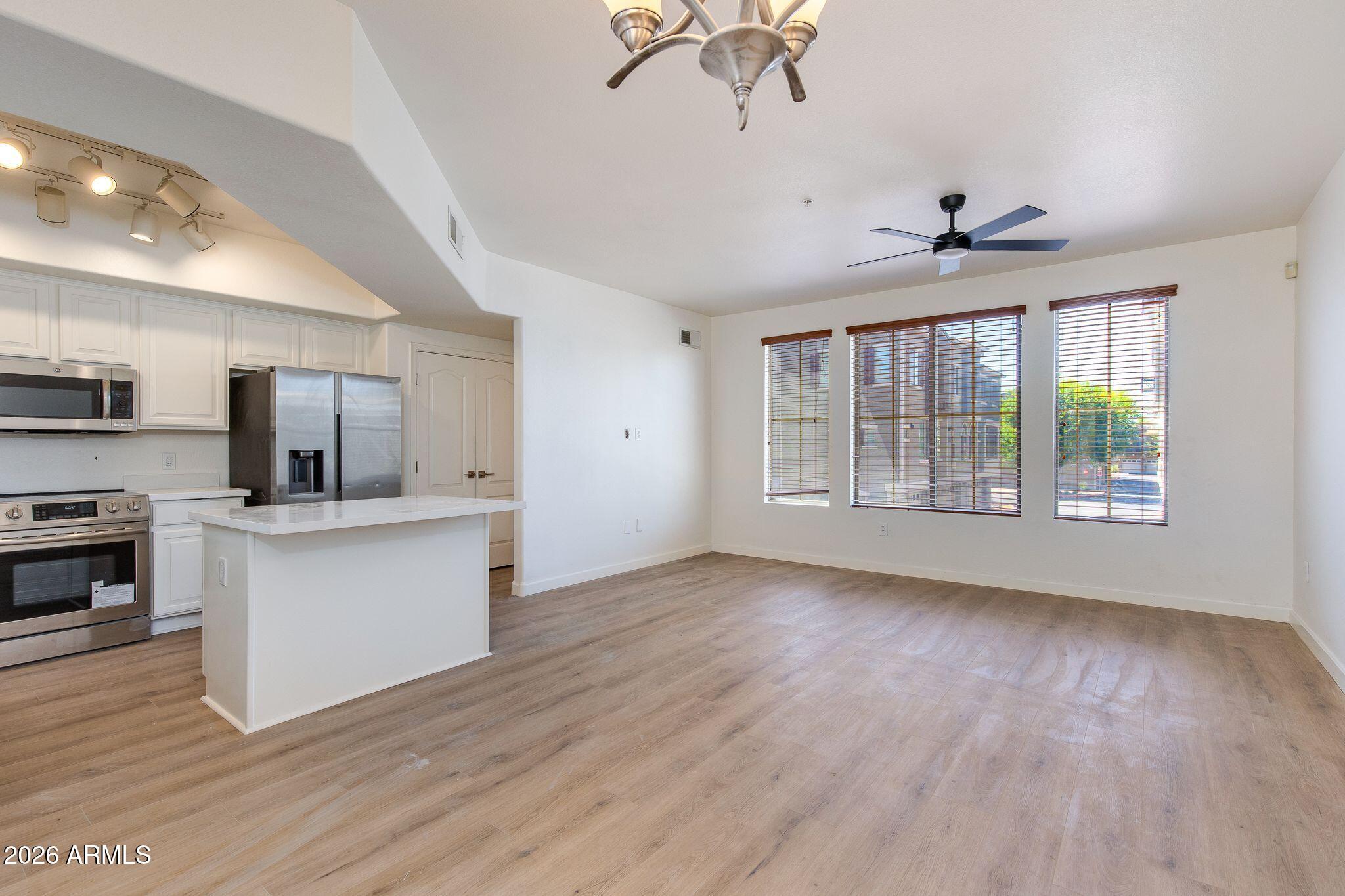 2401 E RIO SALADO Parkway 1040