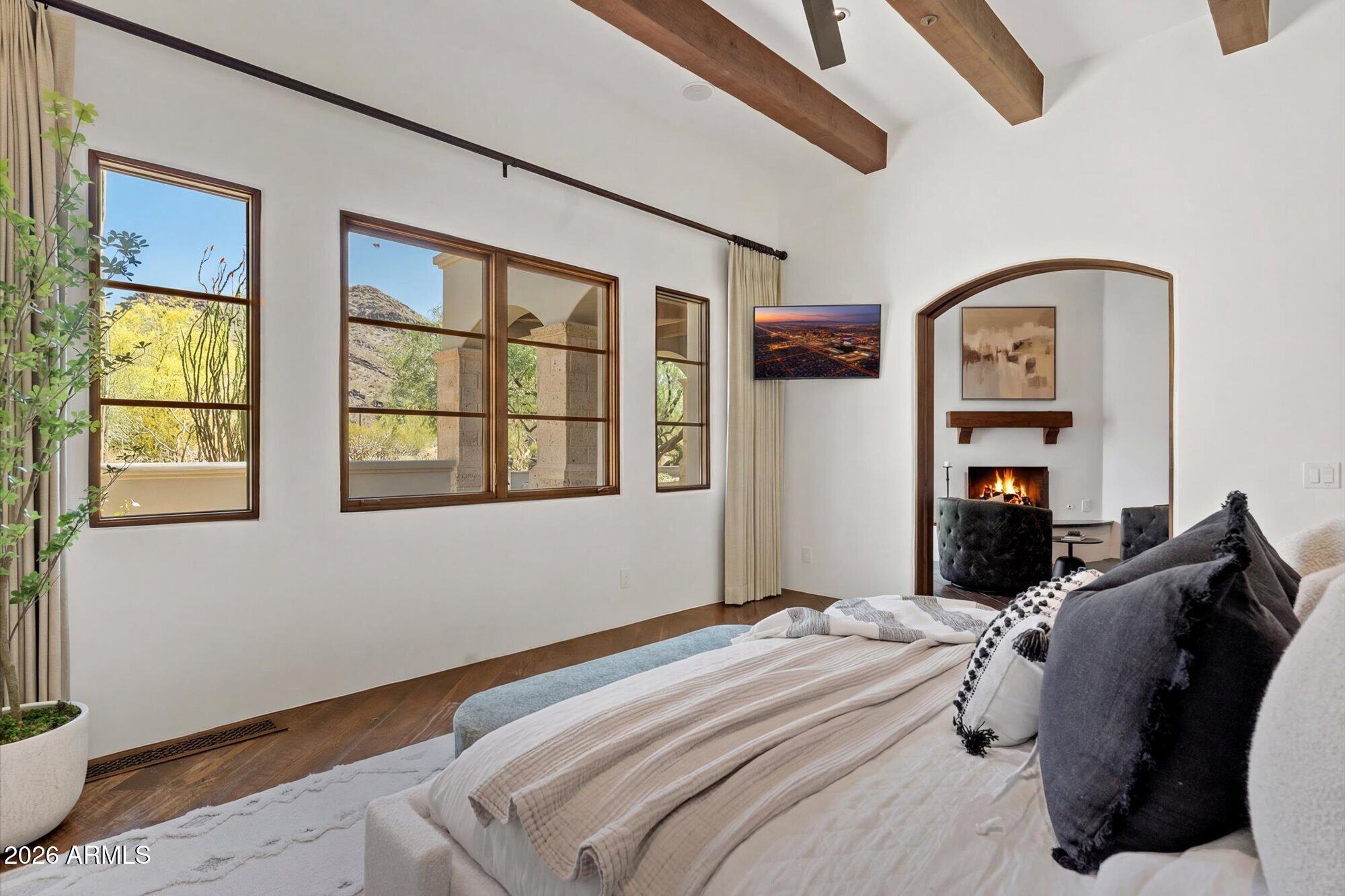 9820 E THOMPSON PEAK Parkway 648