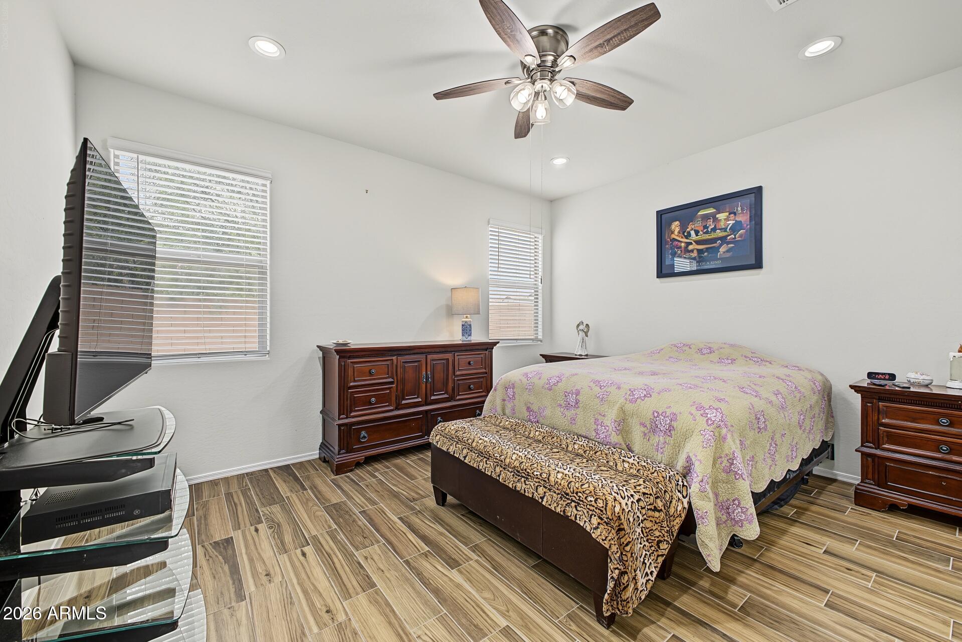 1262 E DENVIL Drive