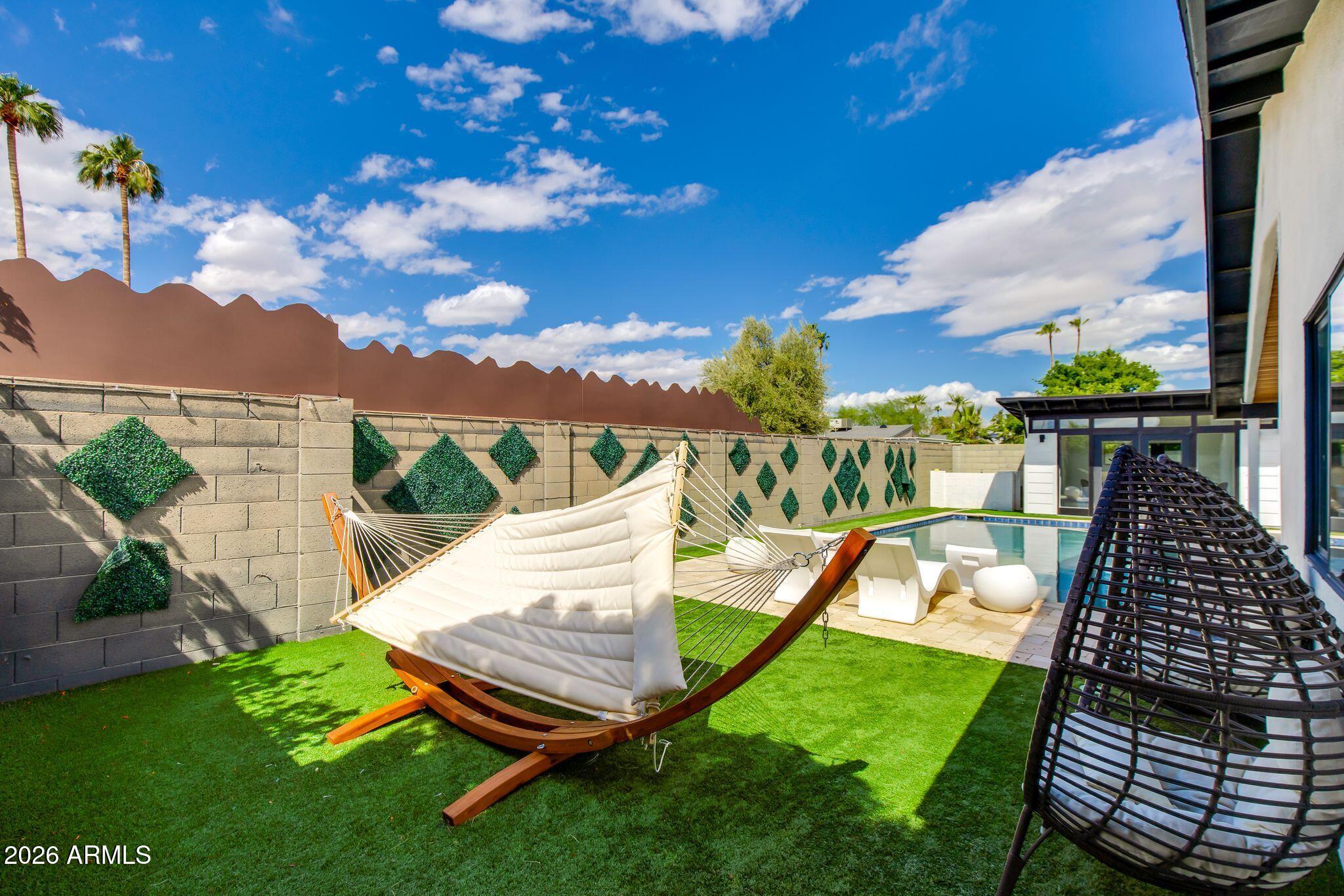 3914 N 87TH Street