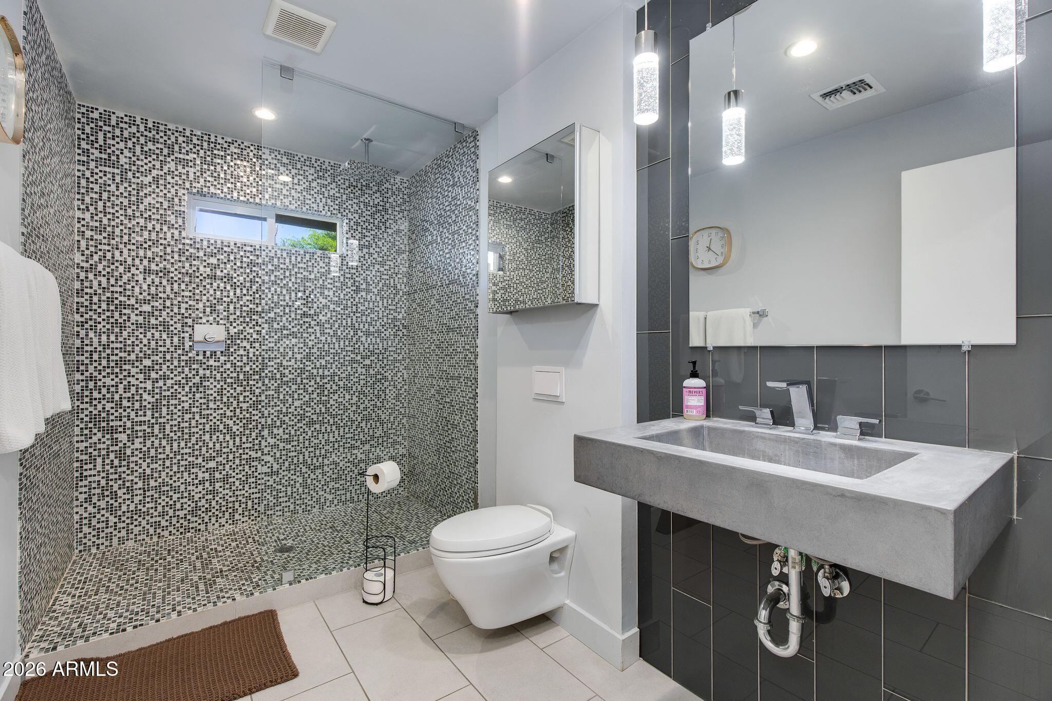3914 N 87TH Street