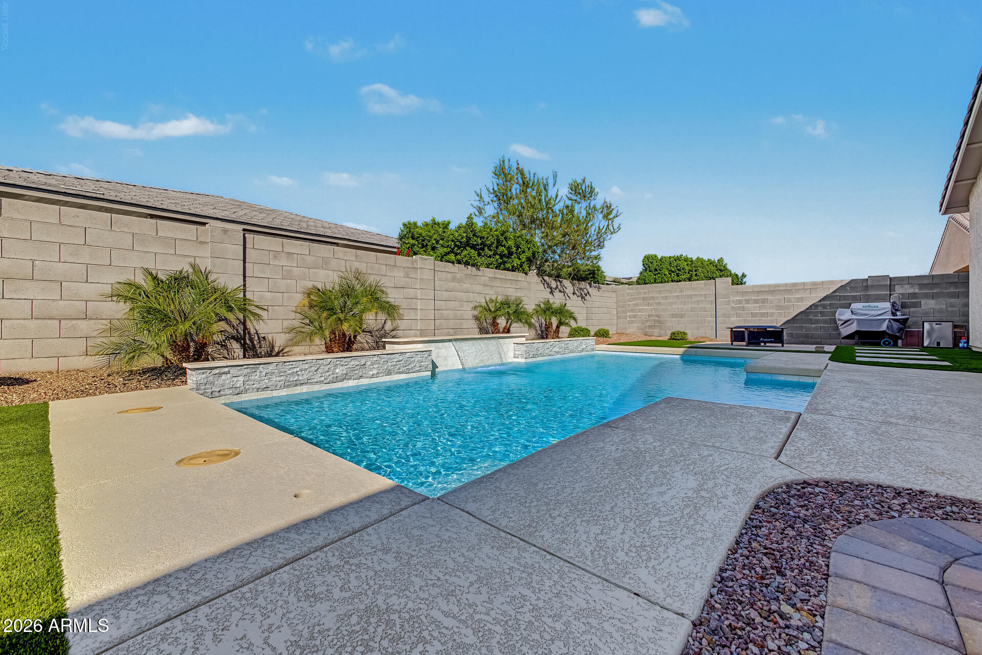 18418 W MEDLOCK Drive