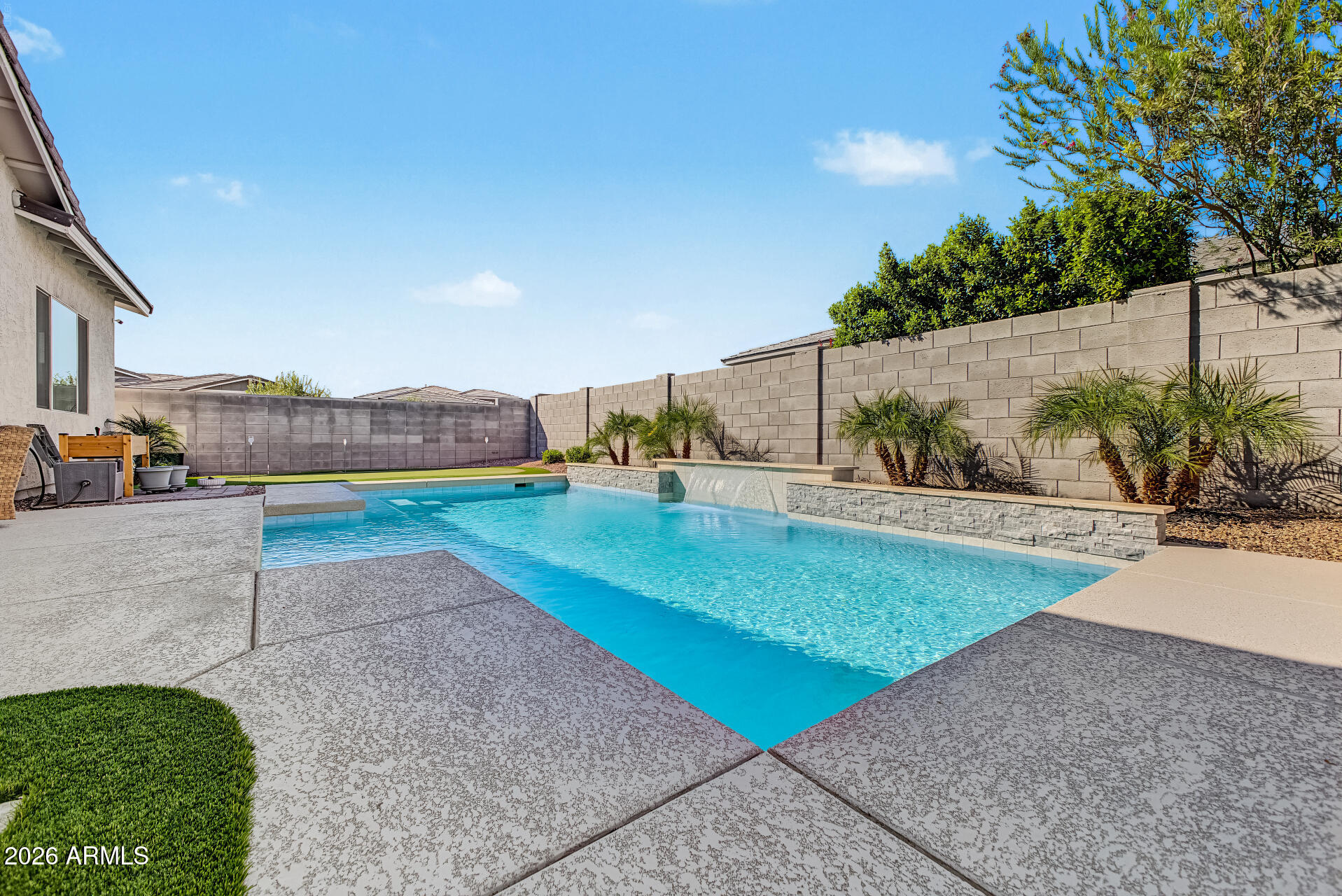 18418 W MEDLOCK Drive