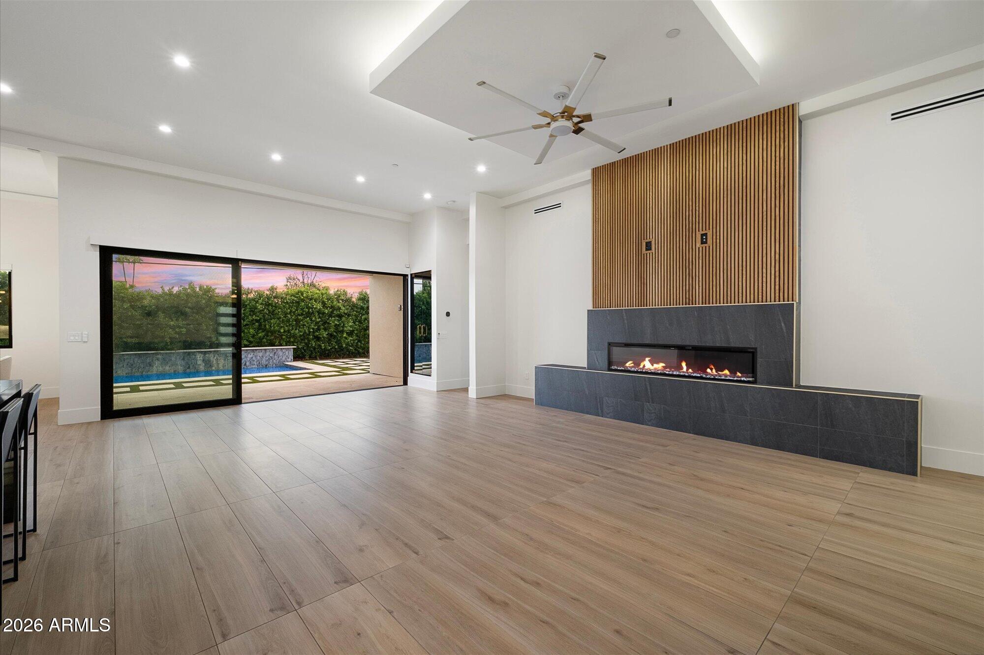 8219 E RANCHO VISTA Drive