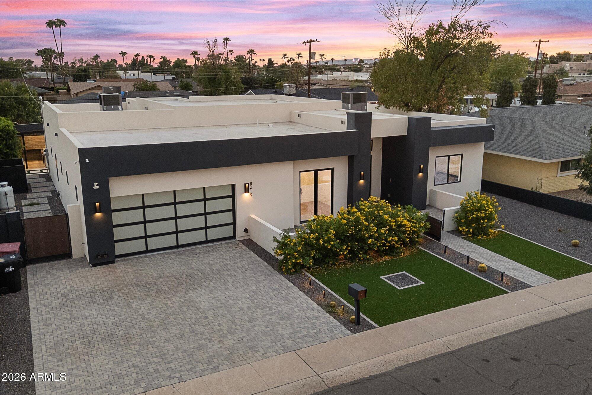 8219 E RANCHO VISTA Drive