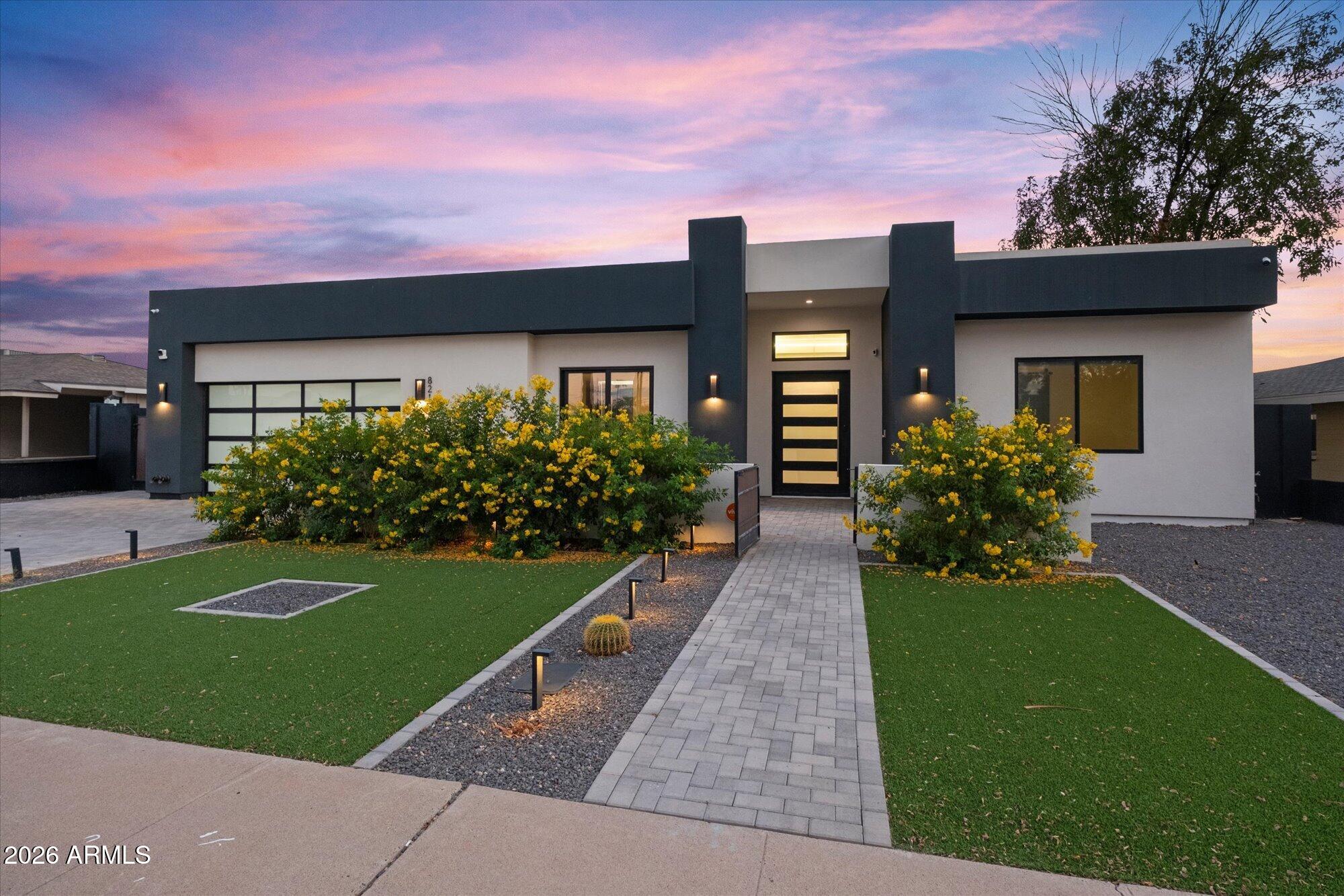 8219 E RANCHO VISTA Drive