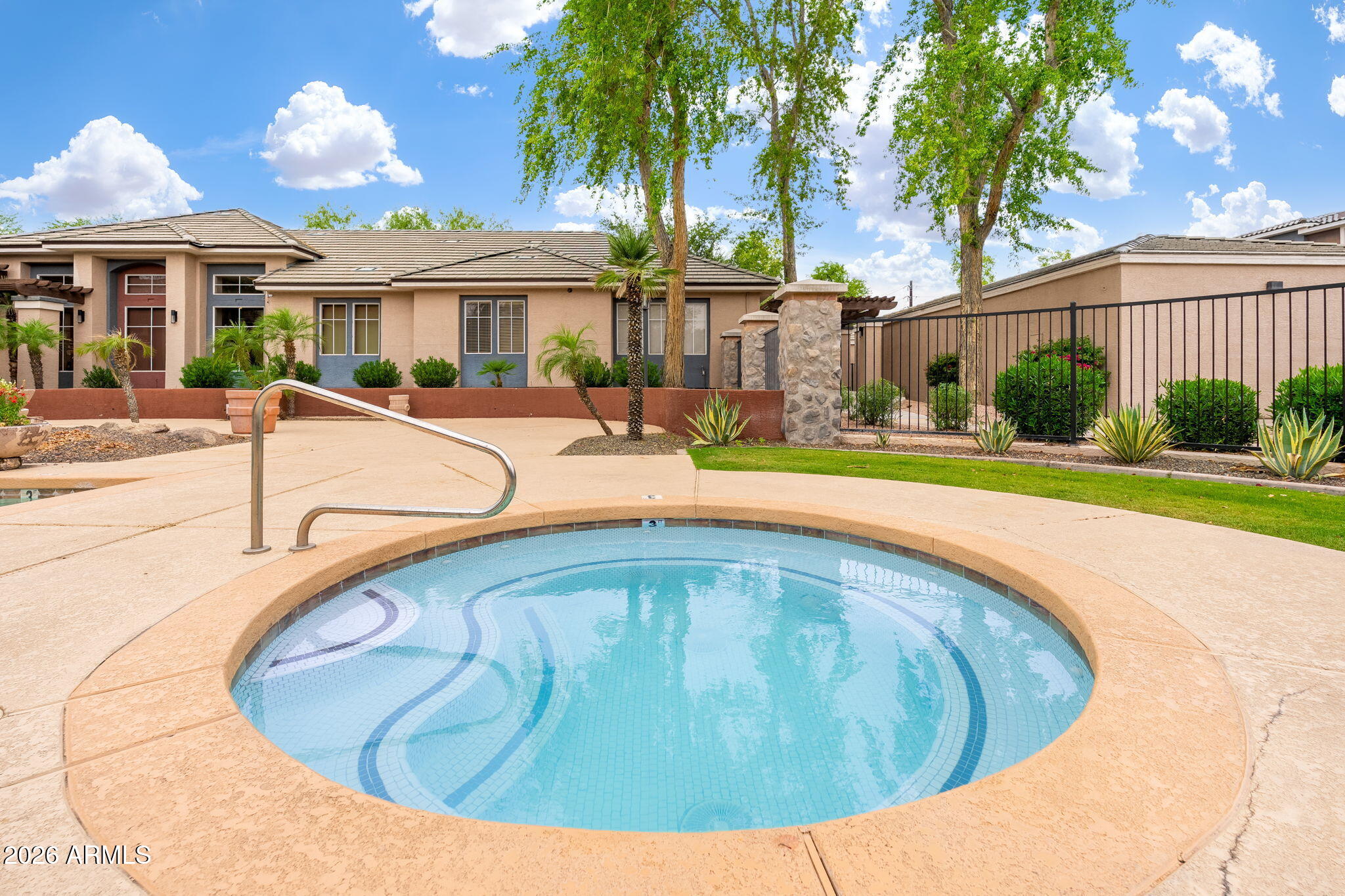 5345 E VAN BUREN Street 364