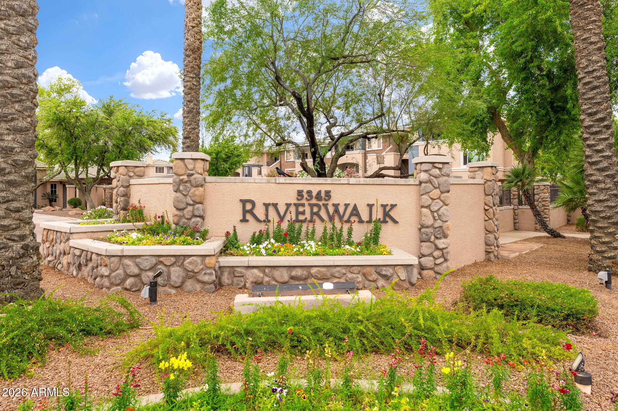 5345 E VAN BUREN Street 364