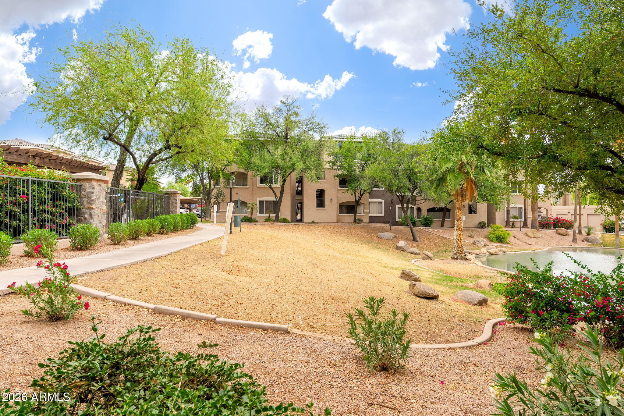 5345 E VAN BUREN Street 364