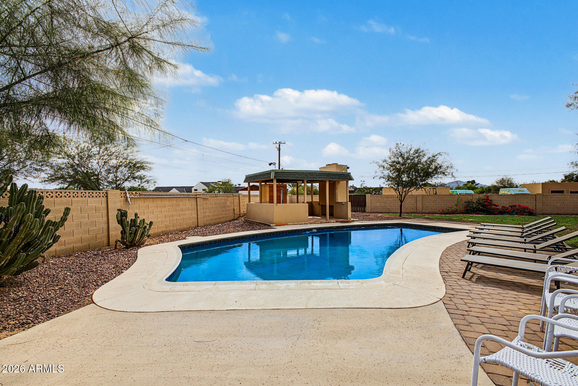 6519 E CACTUS Road
