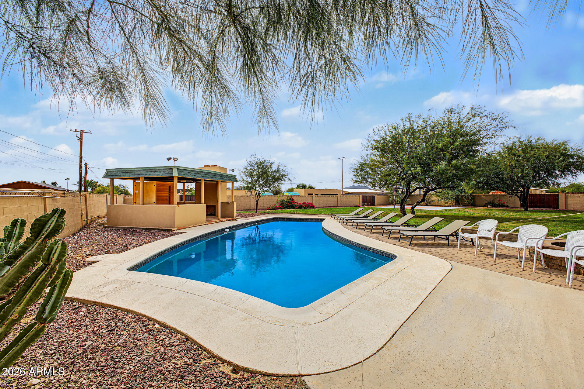 6519 E CACTUS Road