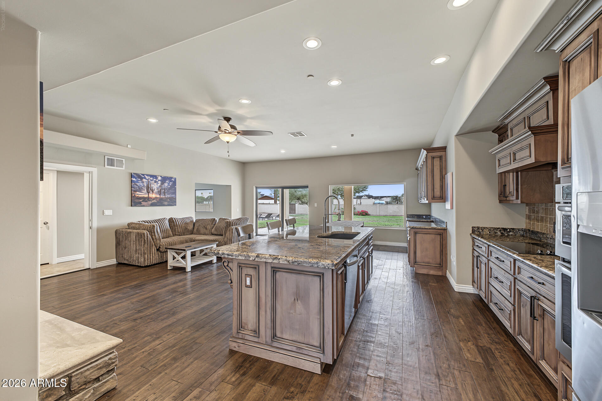 6519 E CACTUS Road
