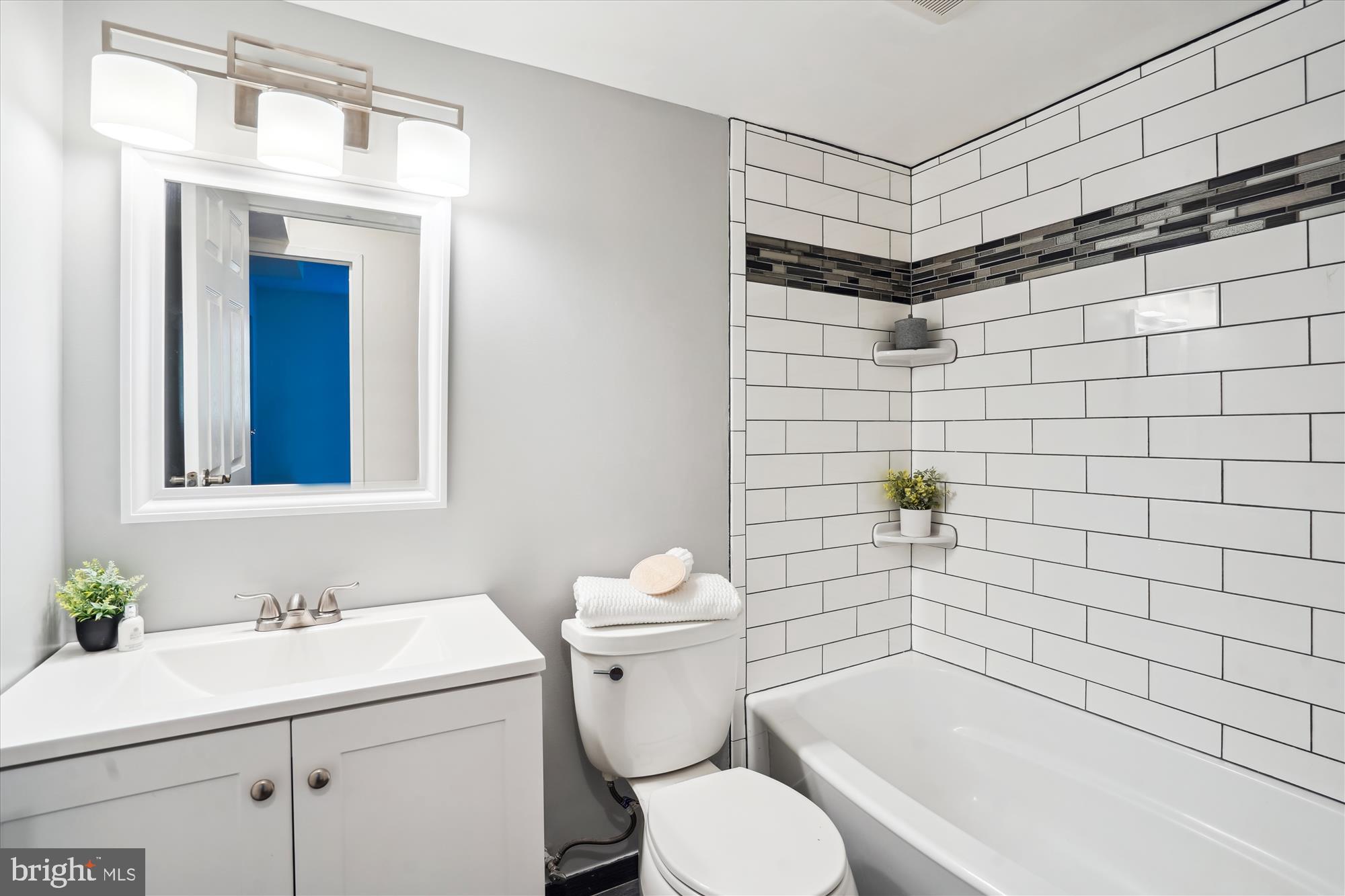 11228 CHESTNUT GROVE SQUARE 16