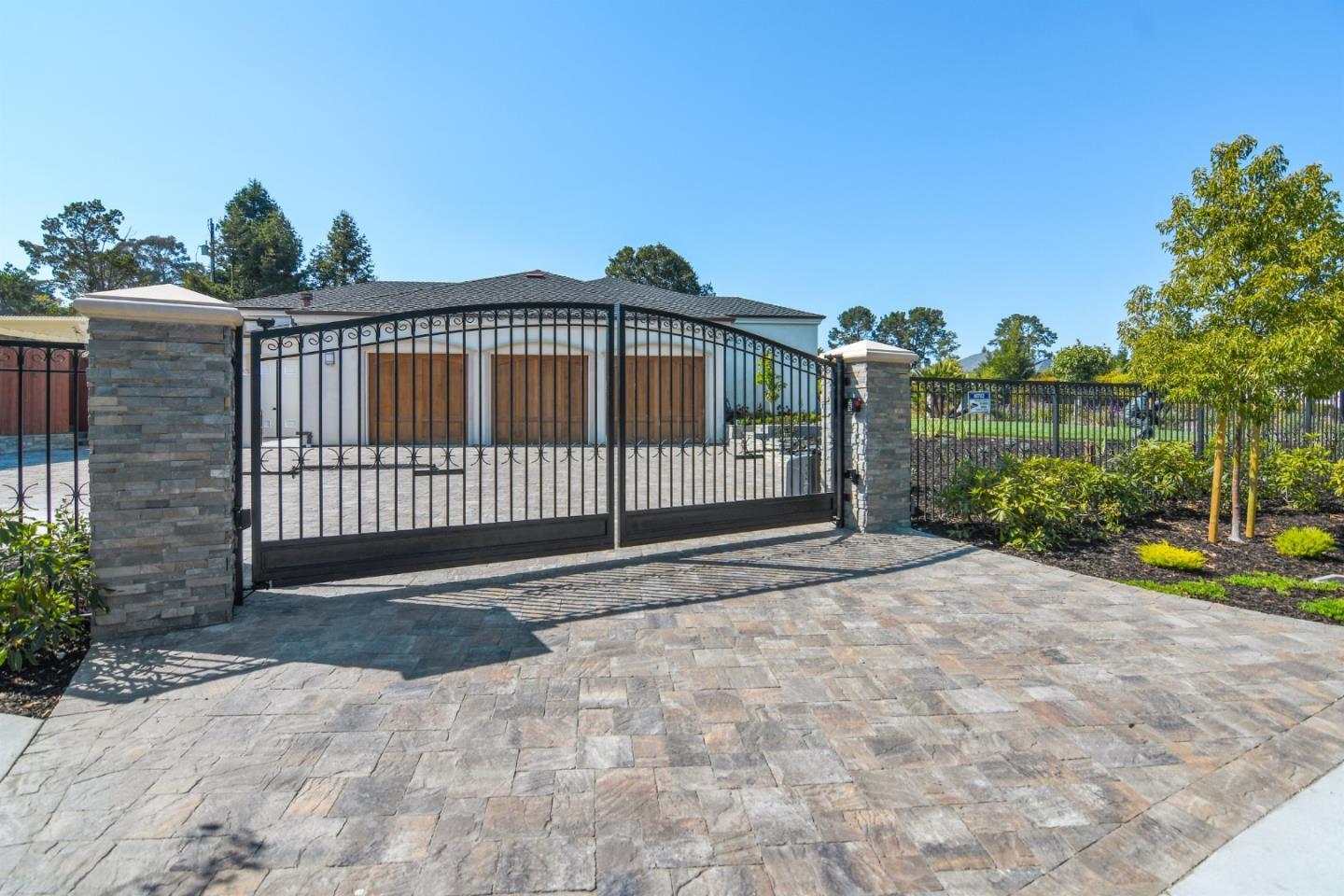1505 Wedgewood Drive