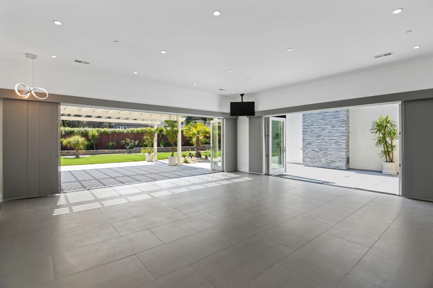 1505 Wedgewood Drive