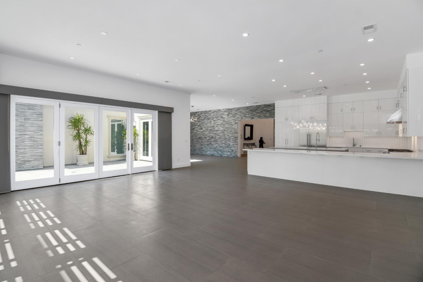 1505 Wedgewood Drive