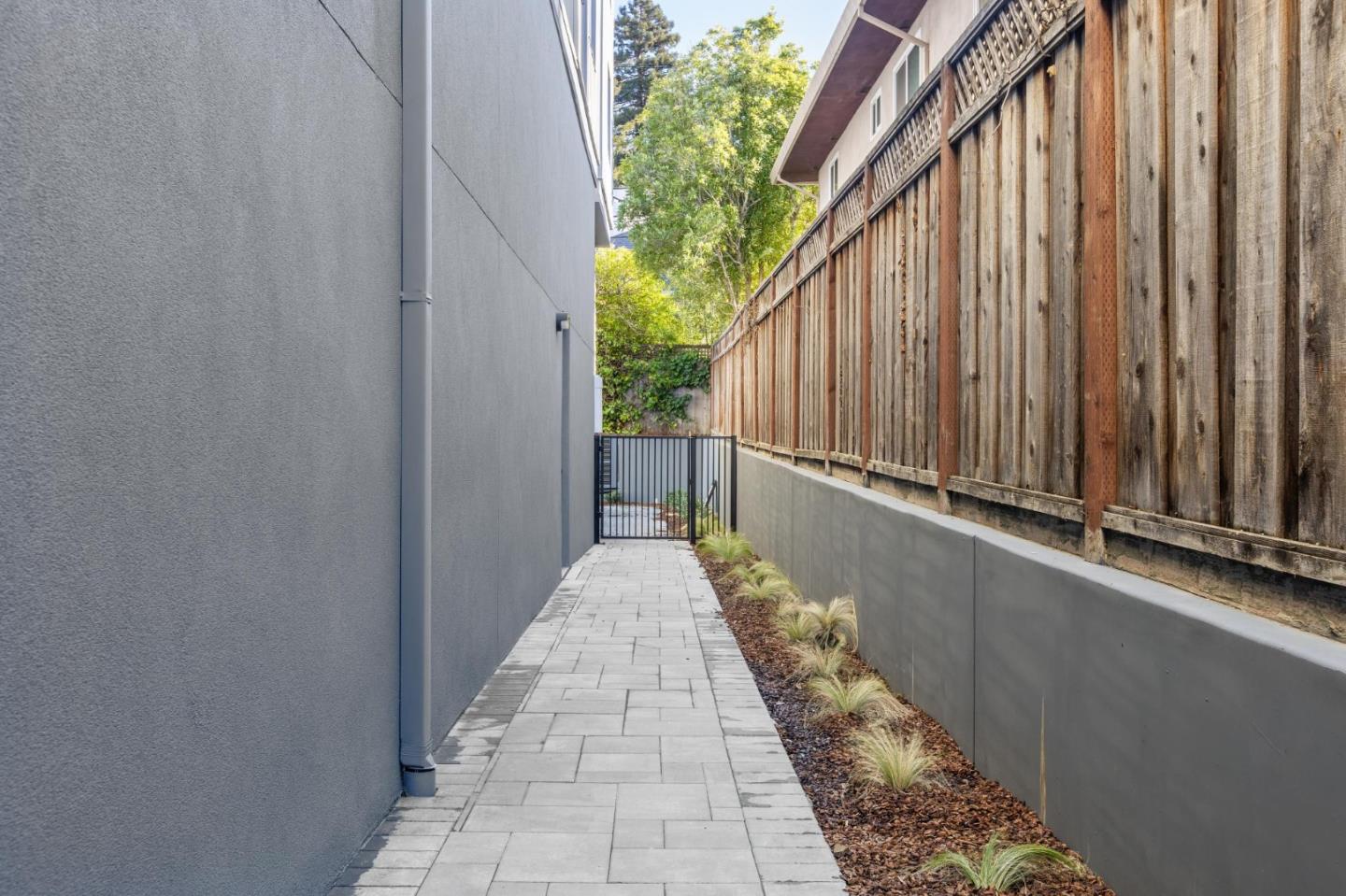 1433 Floribunda Avenue 1