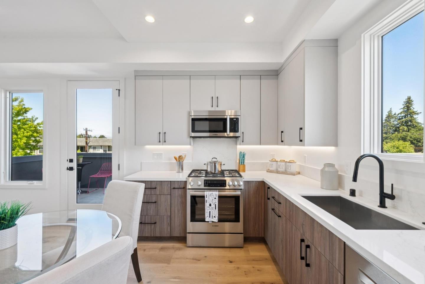 1433 Floribunda Avenue