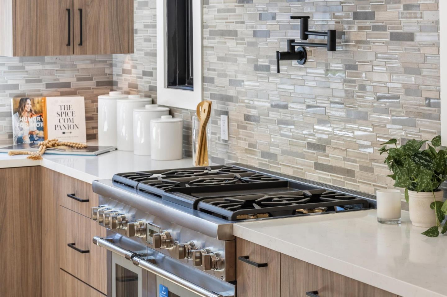 1425 Castillo Avenue