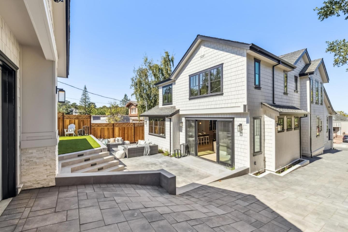 1425 Castillo Avenue