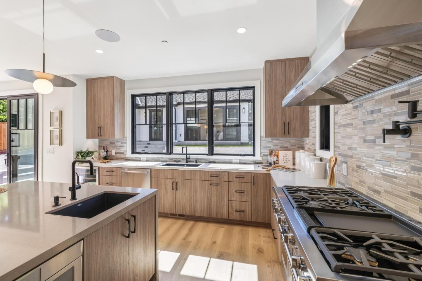 1425 Castillo Avenue