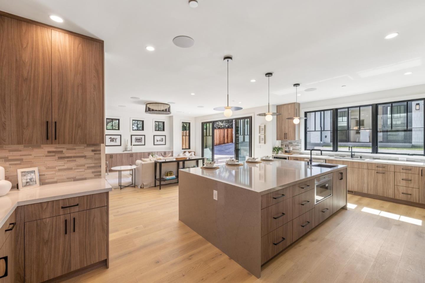 1425 Castillo Avenue