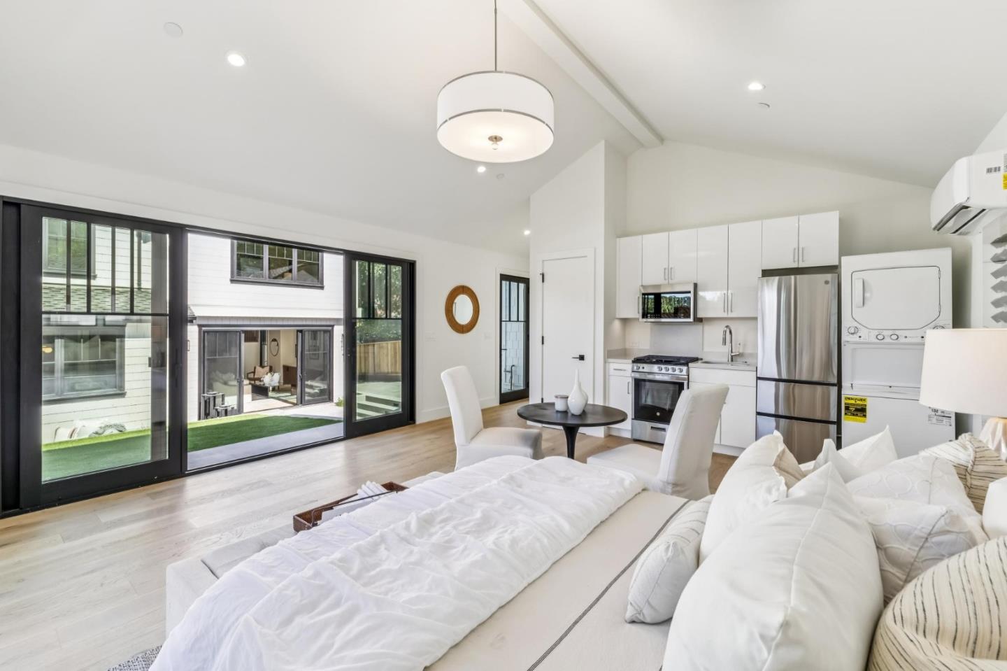 1425 Castillo Avenue