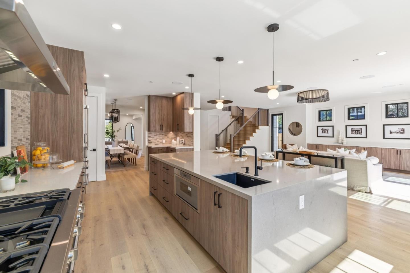 1425 Castillo Avenue