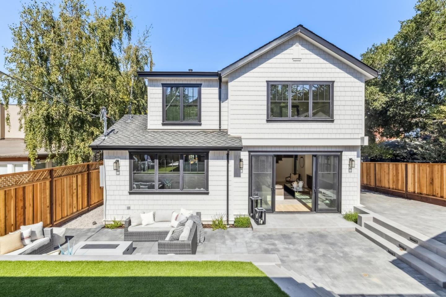 1425 Castillo Avenue