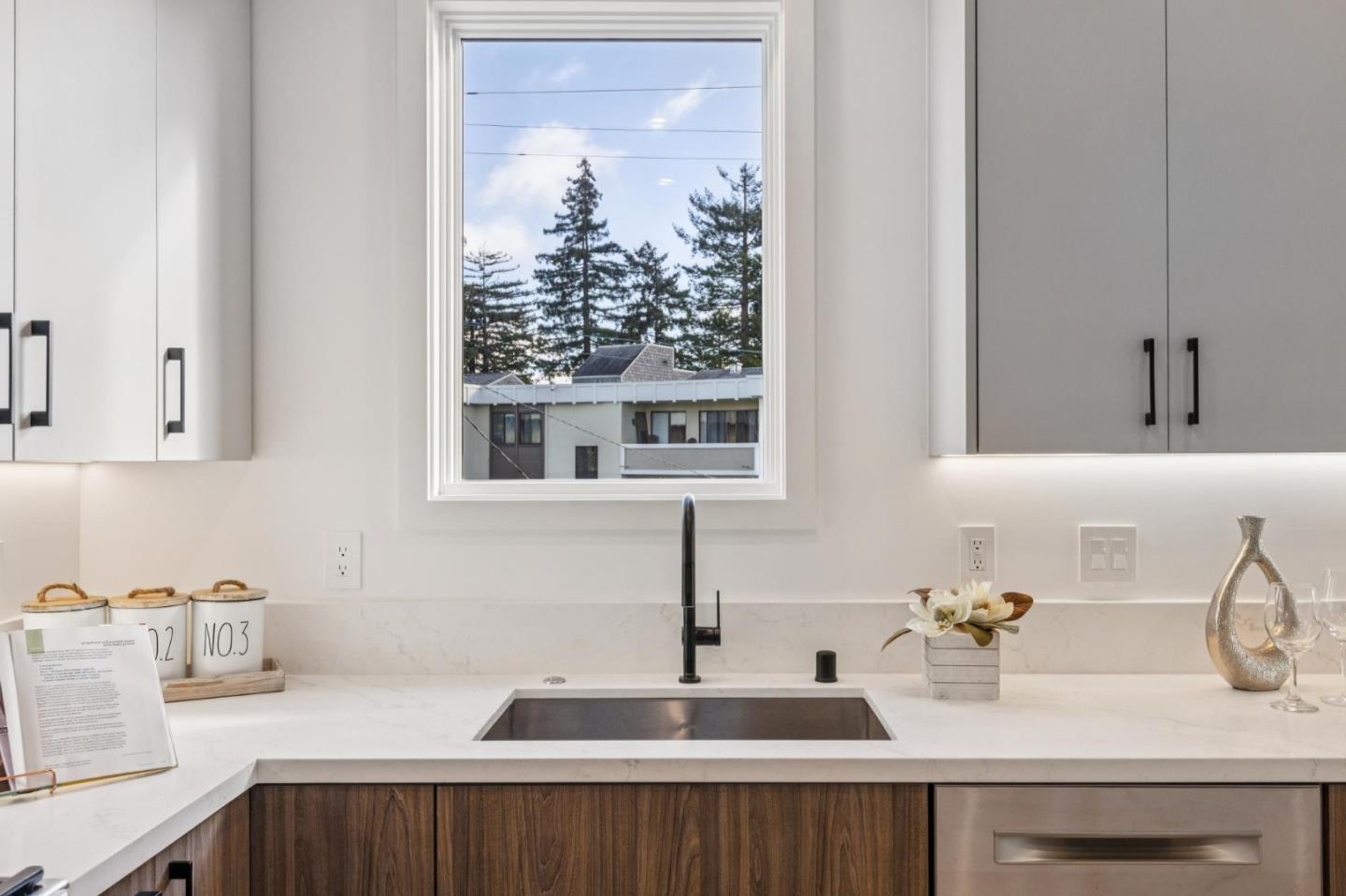 1433 Floribunda Avenue 8