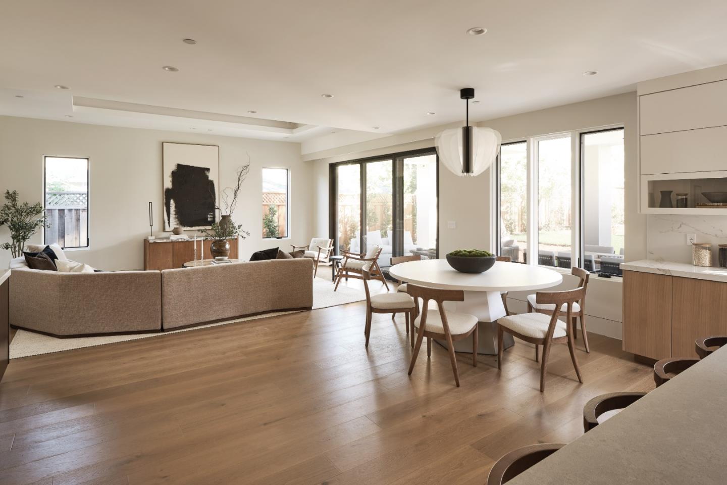 944 Aura Way
