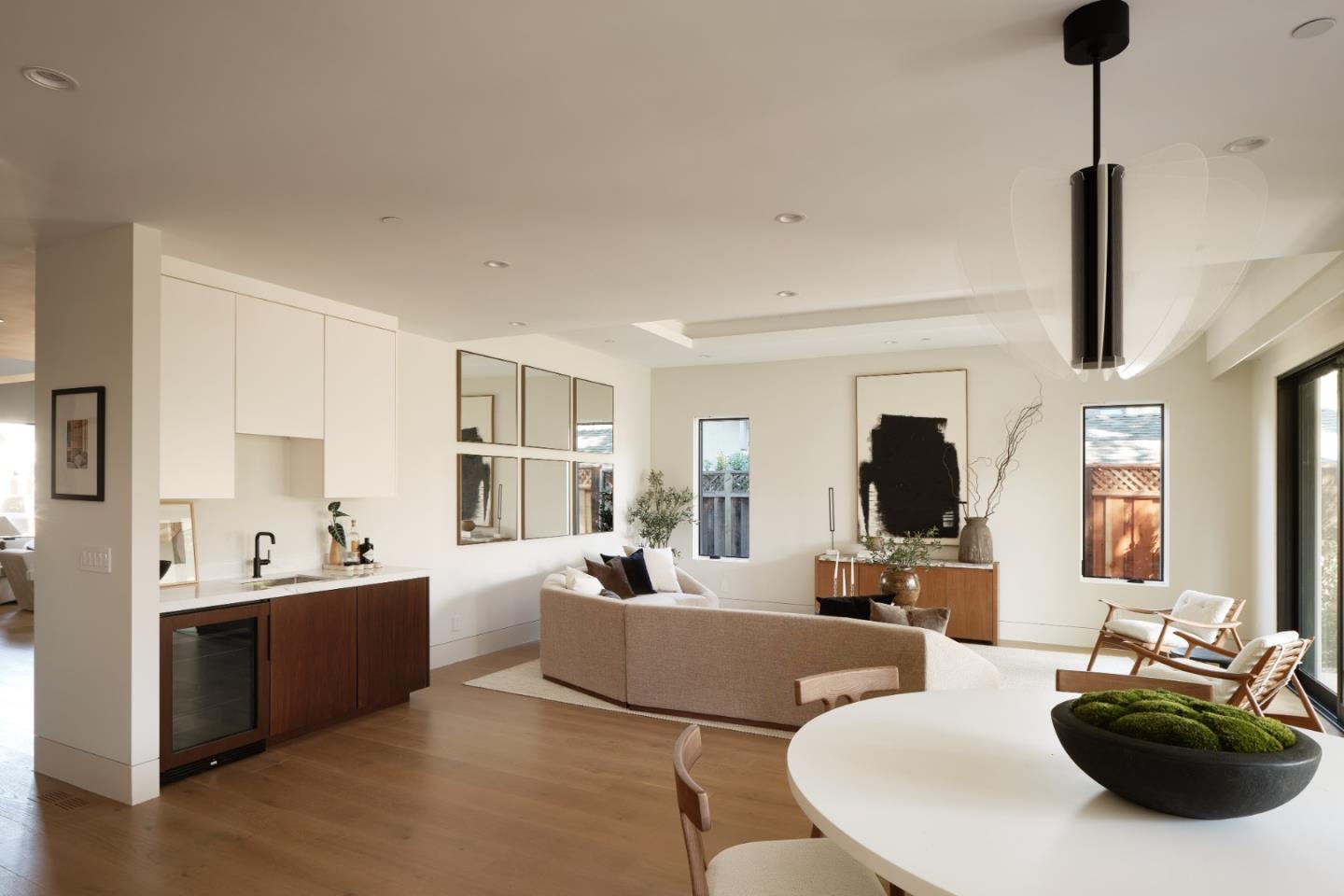 944 Aura Way