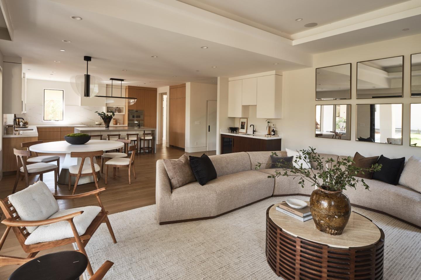 944 Aura Way